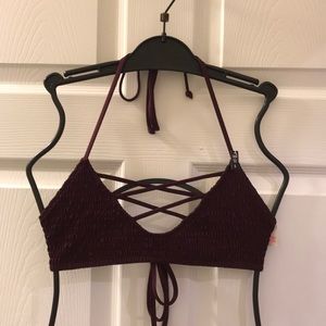 Top only ๐Victoriaโs Secret PINK Bikini Halter